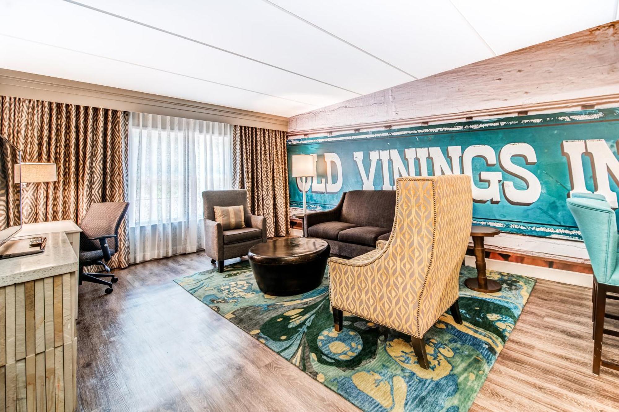 Hotel Indigo Atlanta Vinings By Ihg Smyrna Exteriör bild
