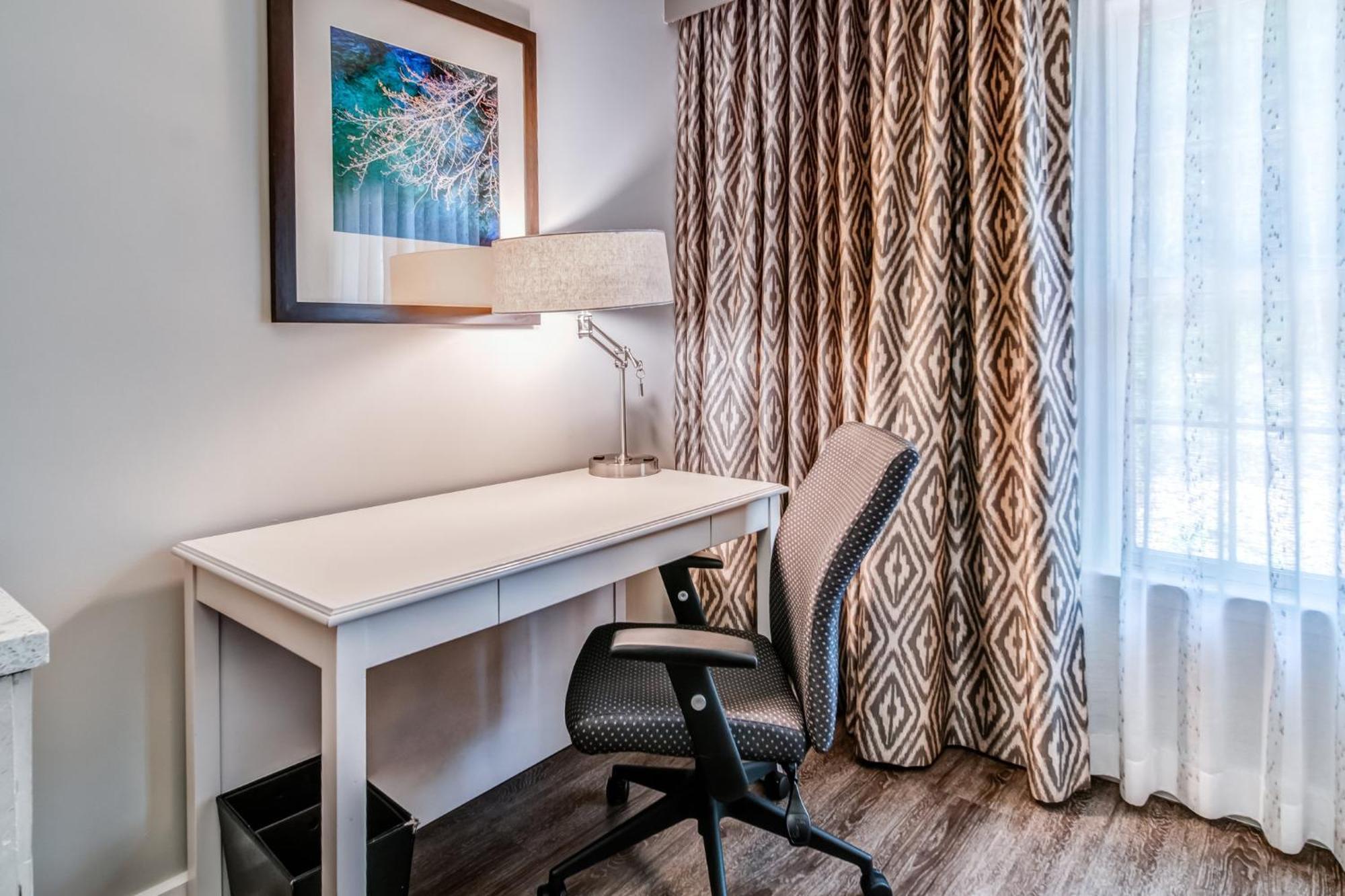 Hotel Indigo Atlanta Vinings By Ihg Smyrna Exteriör bild