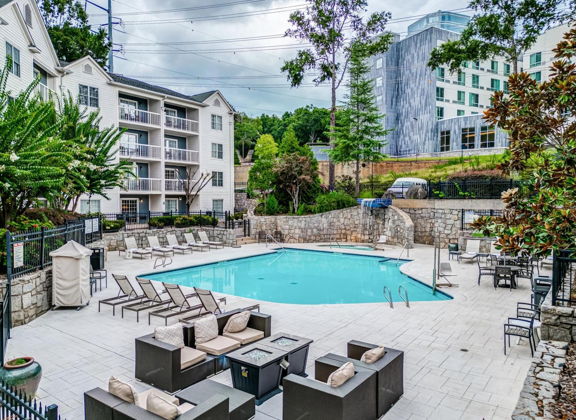 Hotel Indigo Atlanta Vinings By Ihg Smyrna Exteriör bild